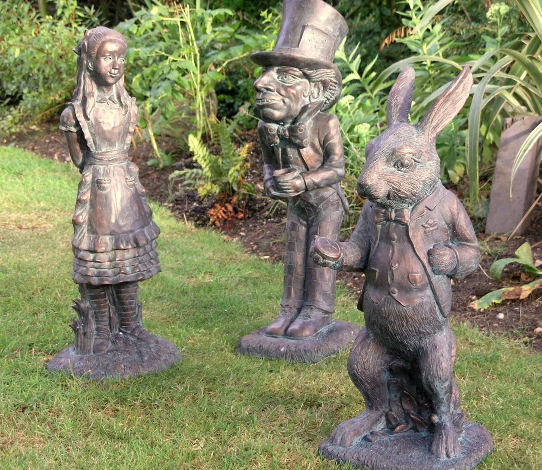 Wonderland Ornament Set Garden/Home Decor