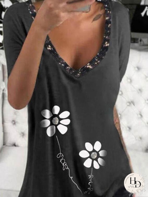 Casual V-neck Design Printed T-shirt