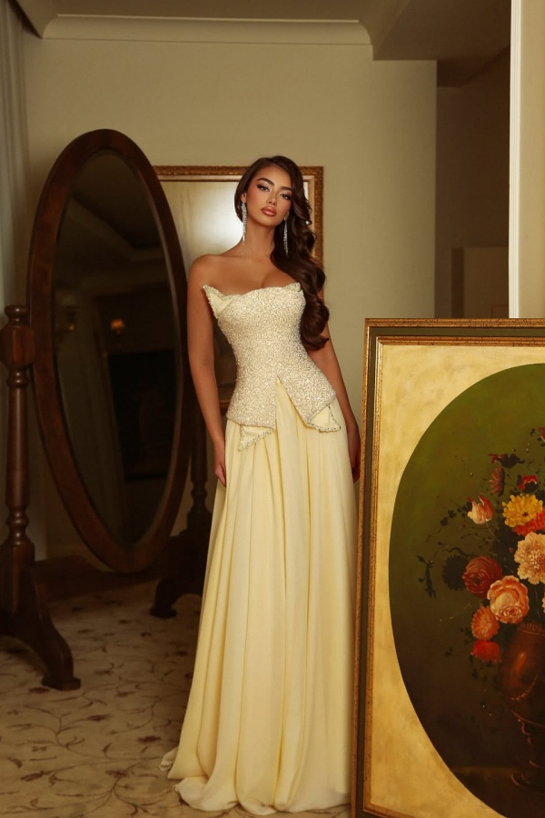 Lussooy Shinning Strapless Daffodil Sleeveless Sequins Prom Dress with Pleated 