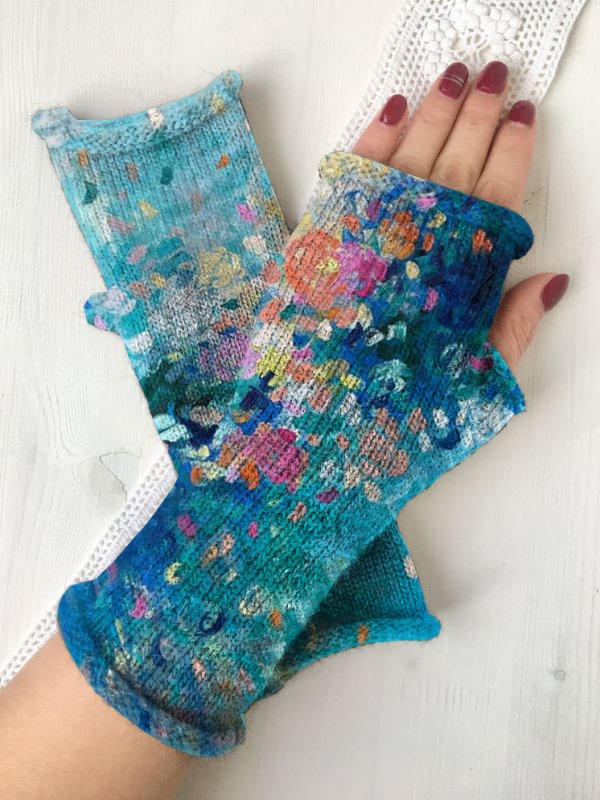 Retro floral print knit fingerless gloves