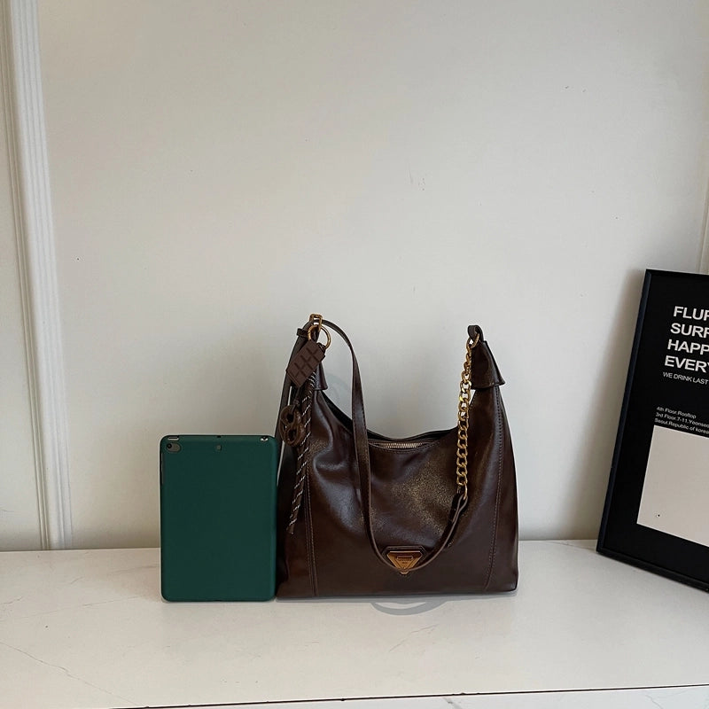 Women’s Medium Pu Leather Solid Color Classic Style Streetwear Square Zipper Underarm Bag