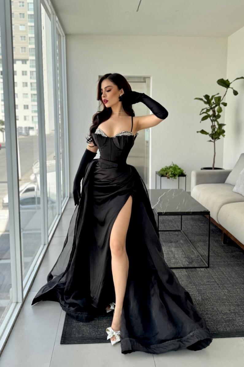 Charming Sweetheart Black Satin Halter Sleeveless Beaded Split Prom Dress with Gloves | MS0693 