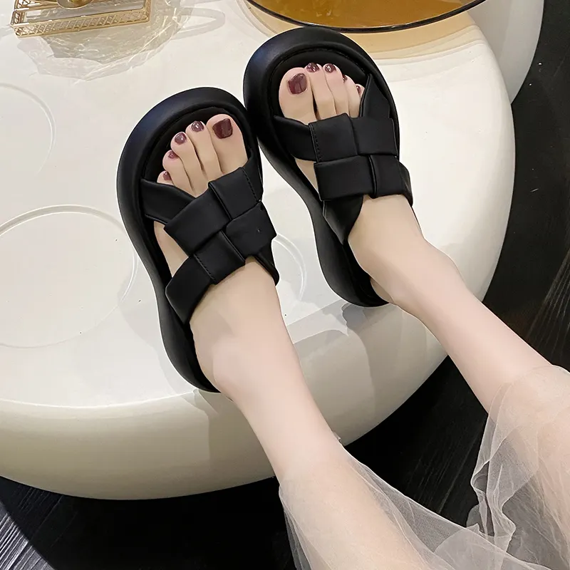 Breakj New Platform Sandals Female Summer Wear Sense Sandals Light Summer Fashion Beach Flip-flops Female Slippers Women