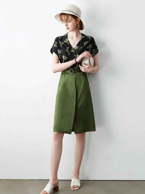 Blouse en soie à col v imprimé fleuri 1