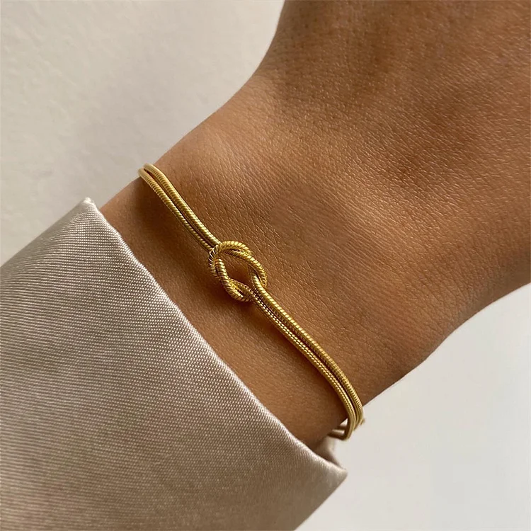 Golden minimalist bracelet