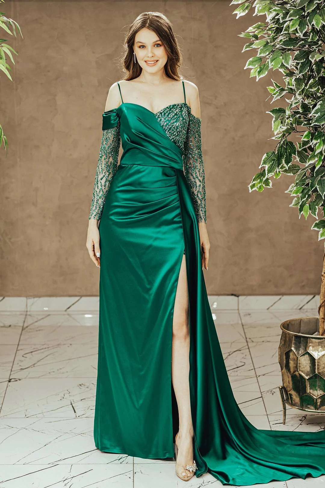 Daisda Emerald Spaghetti-Strap Off-The-Shoulder Sequins Prom Dress With Slit Pleated