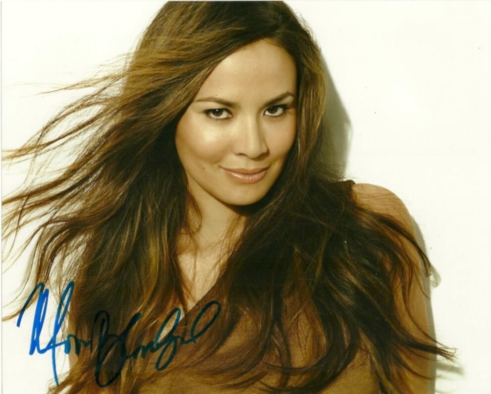 Falling Skies Moon Bloodgood Autographed Signed 8x10 Photo Poster painting COA