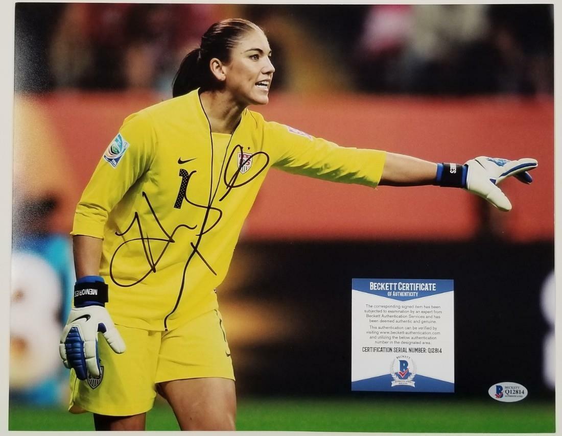 Hope Solo signed 11x14 Photo Poster painting Autograph Team USA ~ Beckett BAS COA