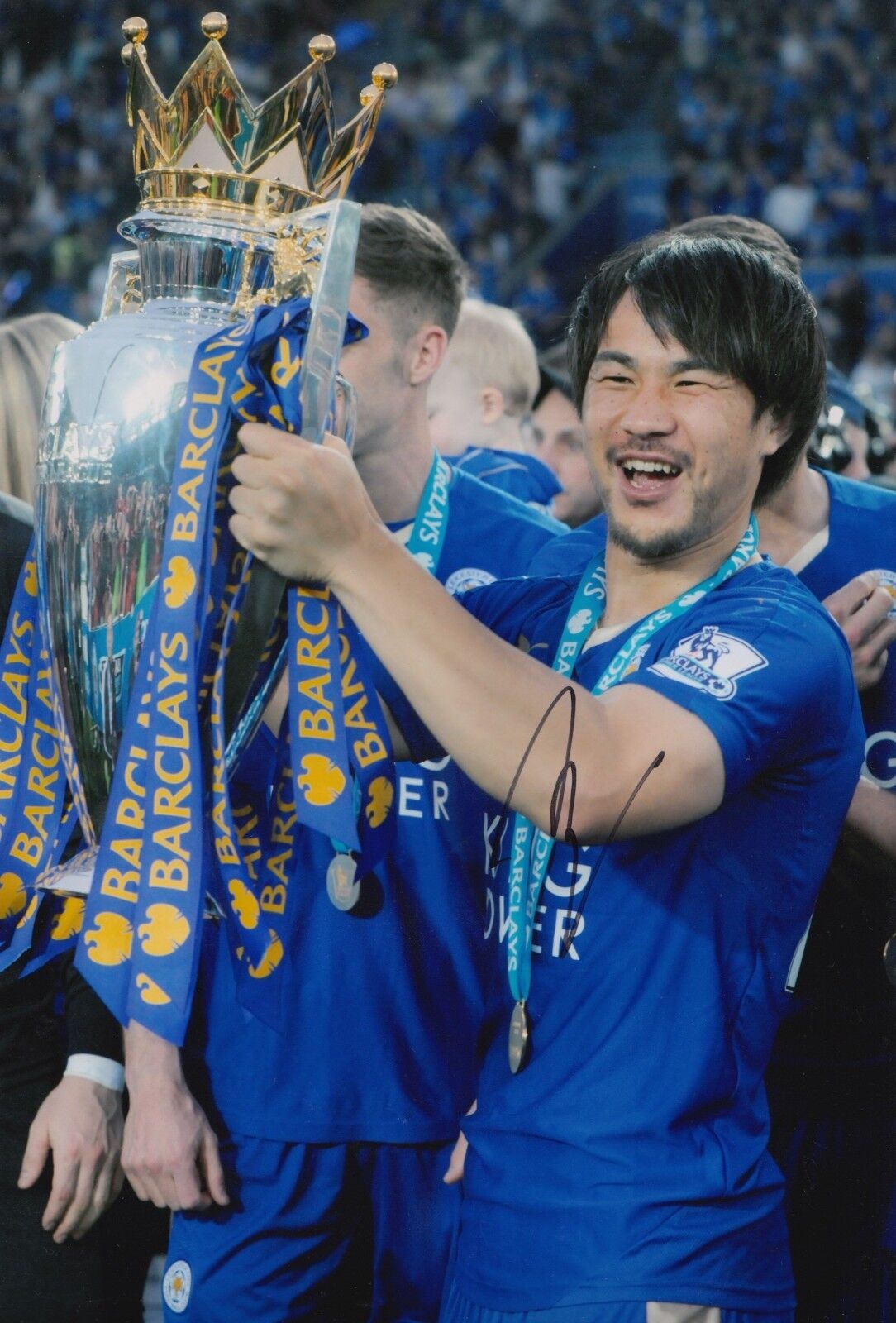 LEICESTER CITY HAND SIGNED SHINJI OKAZAKI 12X8 Photo Poster painting 1.