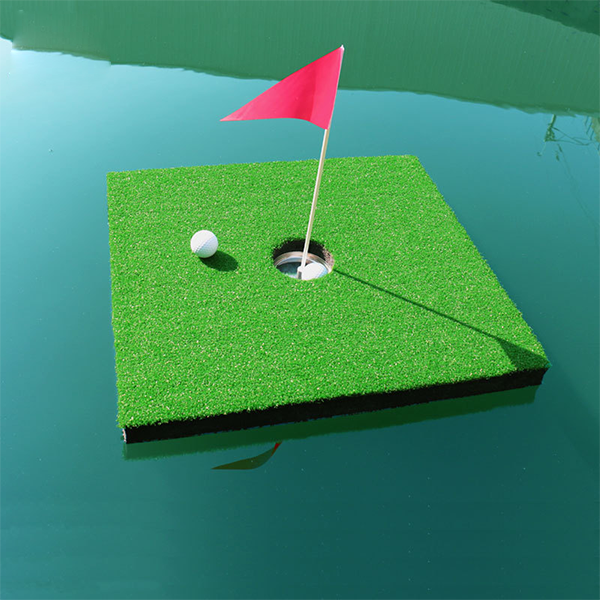1.8' x 2' Floating Golf Turf Game