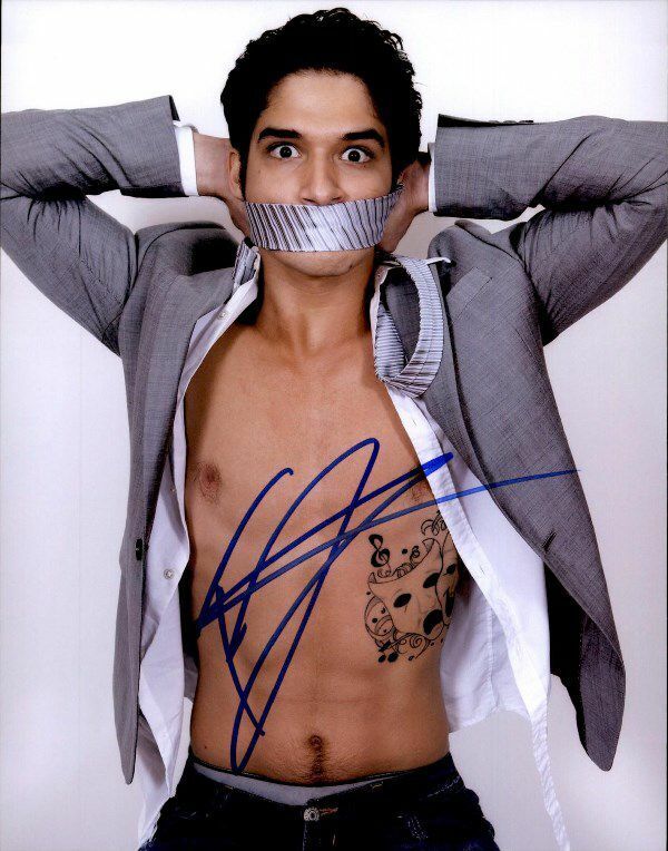 Tyler Posey authentic signed celebrity 8x10 Photo Poster painting W/Cert Autographed 2616f