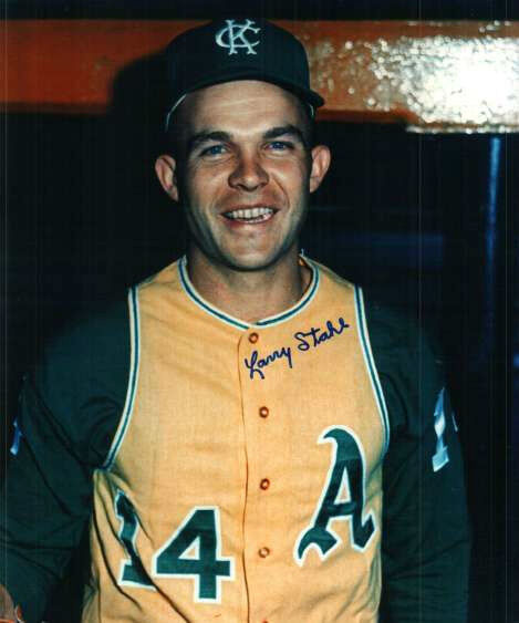 Signed 8x10 LARRY STAHL Kansas City A's Autographed Photo Poster painting - COA