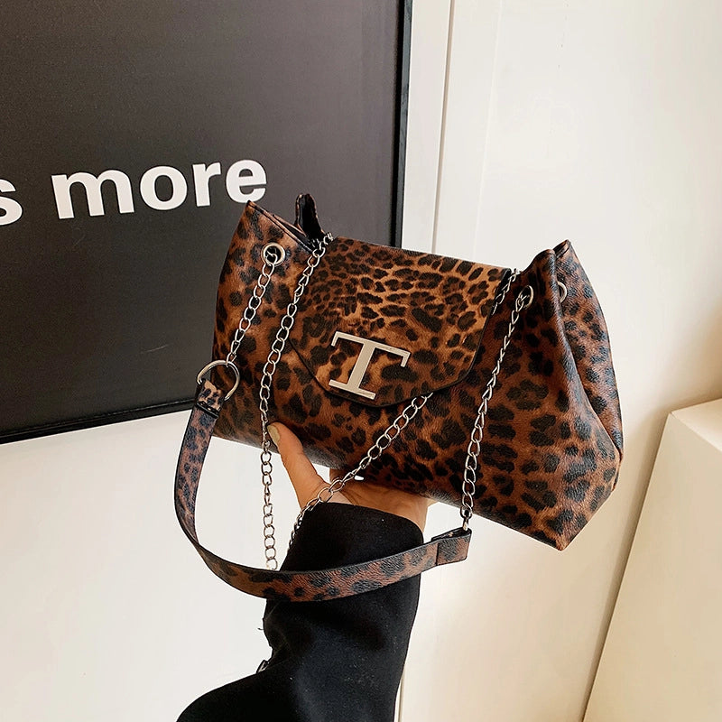Women’s Pu Leather Leopard Vintage Style Classic Style Square Magnetic Buckle Crossbody Bag