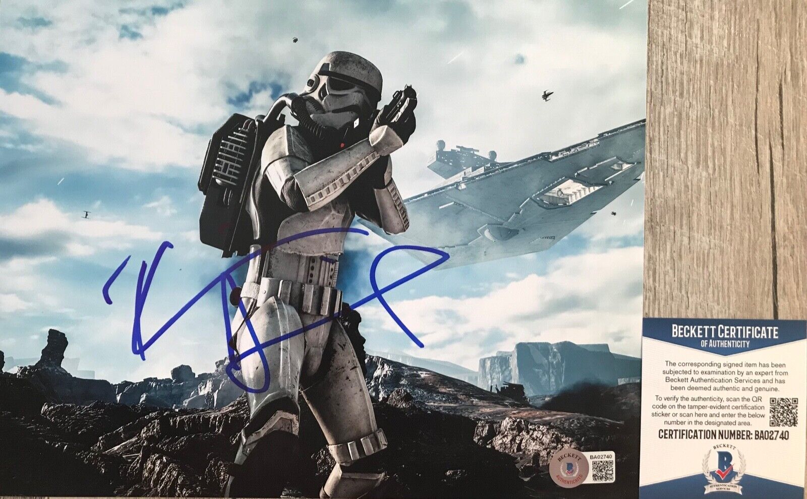 STAR WARS! Kevin Smith STORMTROOPER Signed THE FORCE AWAKENS 8x10 Photo Poster painting BAS