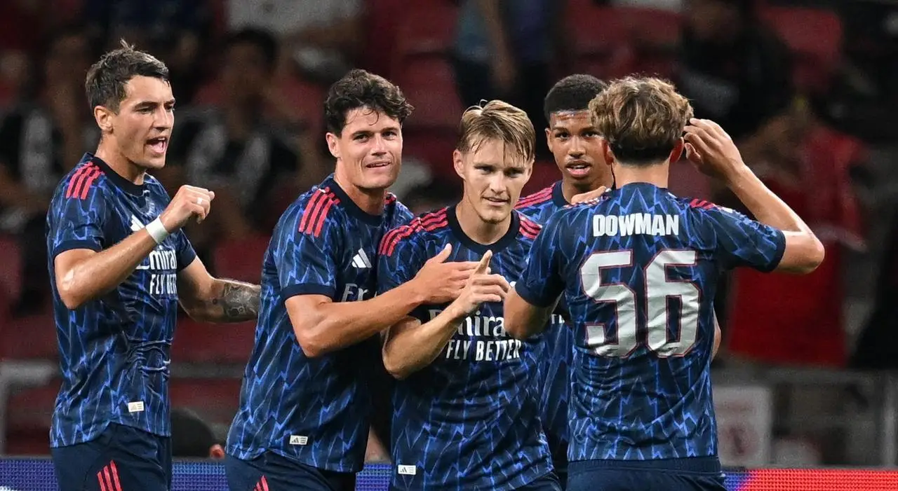 Arsenal Secure 5-0 Rout Over Leeds United, 15-Year-Old Dowman Shines on Debut with Penalty Winjersey|football shirt|football kit|football sportswear