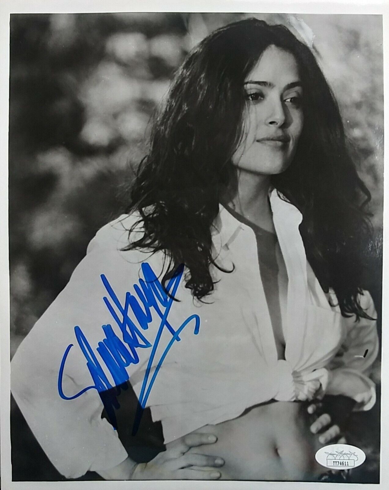 Salma Hayek signed 8 x 10 COA JSA