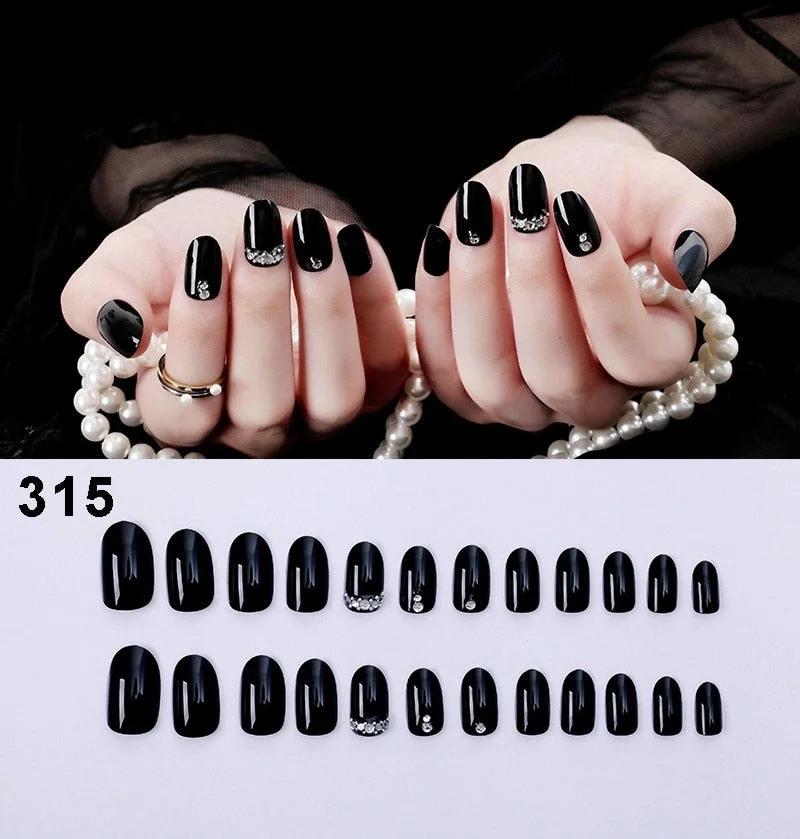 24Pcs Fake Fingernails Full Cover Short Round Press on Nails Dripping Shape Heart Pendant Nail Tips Wearable Fake Art with Glue-Nail Inspo