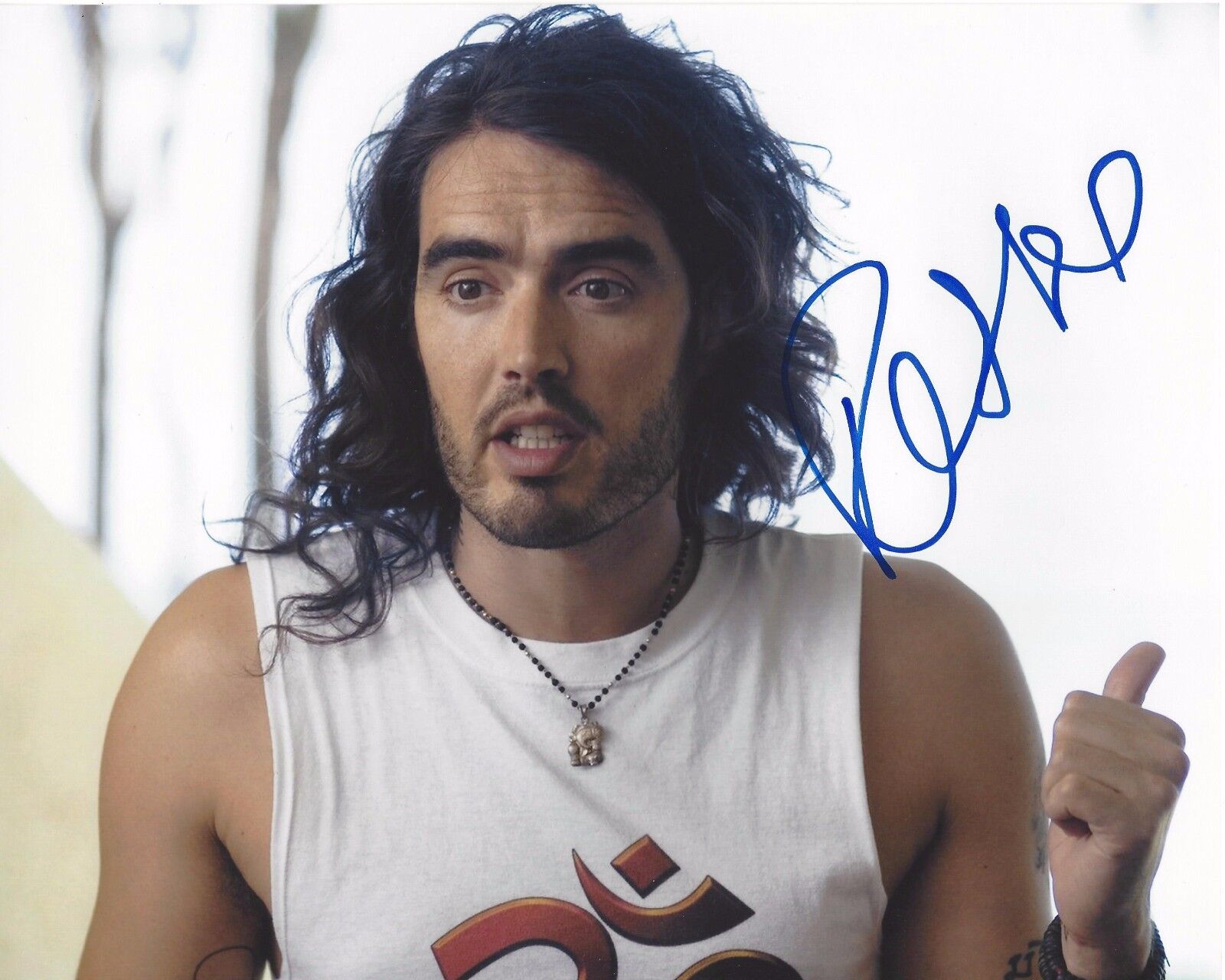 ACTOR RUSSELL BRAND SIGNED GET HIM TO THE GREEK MOVIE 8X10 Photo Poster painting W/COA