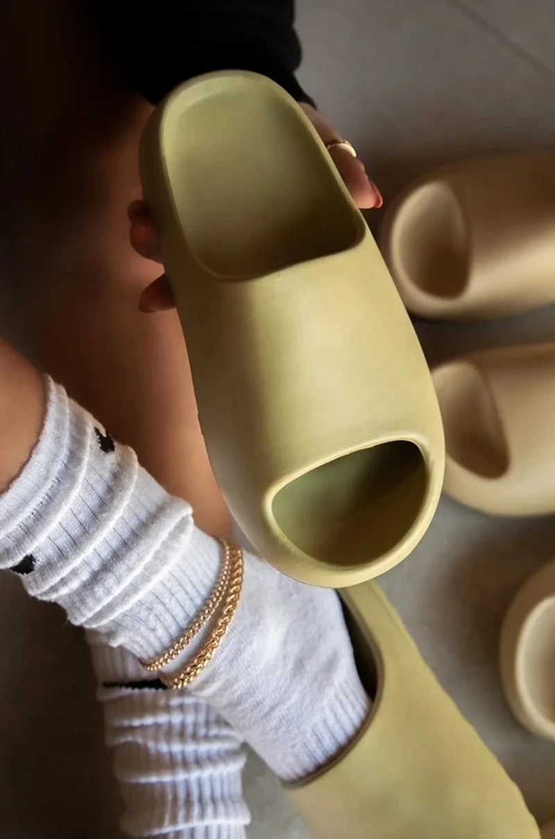 Home Women Thick Bottom Slippers Platform Chunky Heel Living Room Bathroom Slides Non Slip Trend Designer Shoes Ladies Female