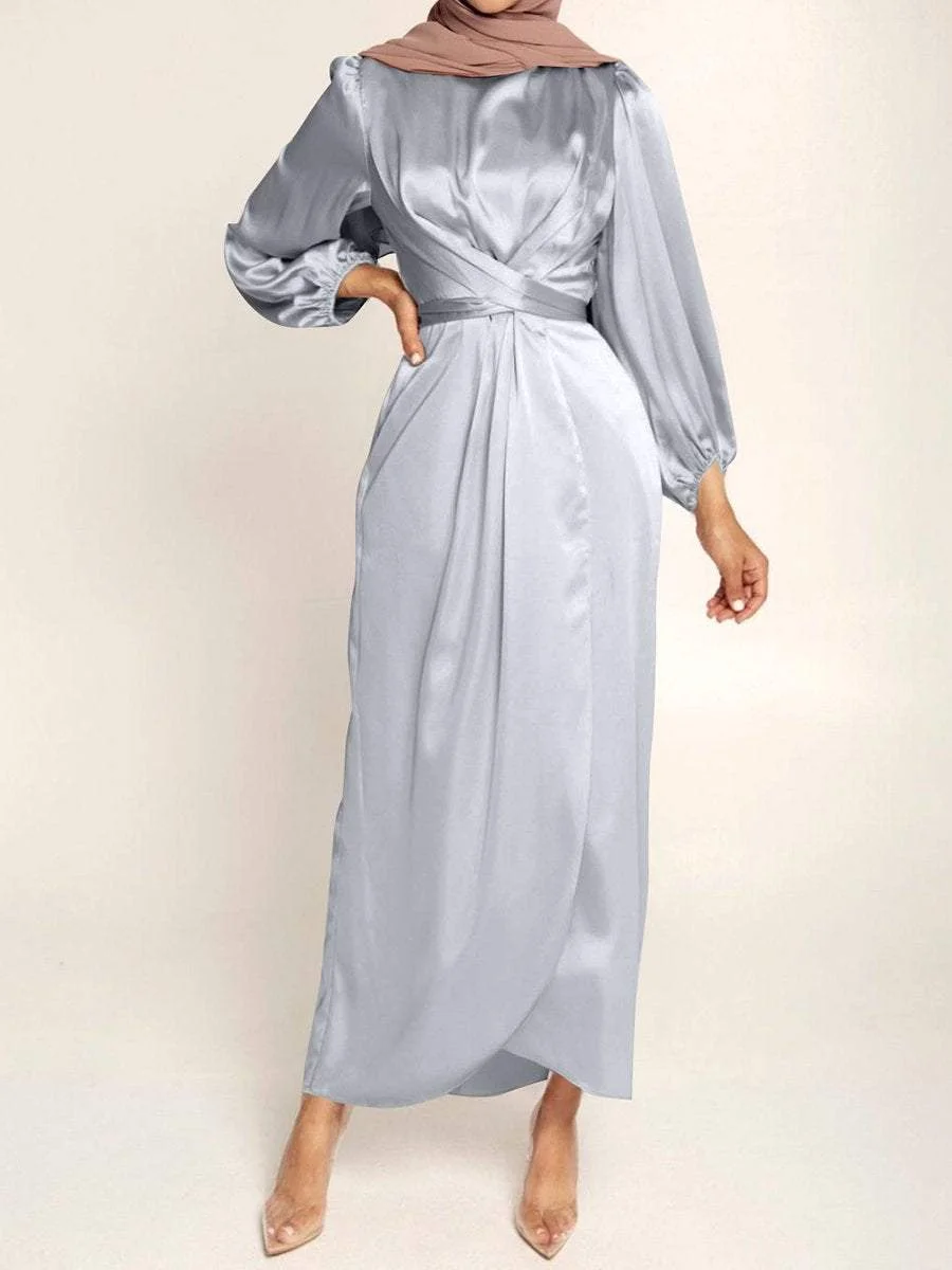 Satin dress with round neck and long sleeves