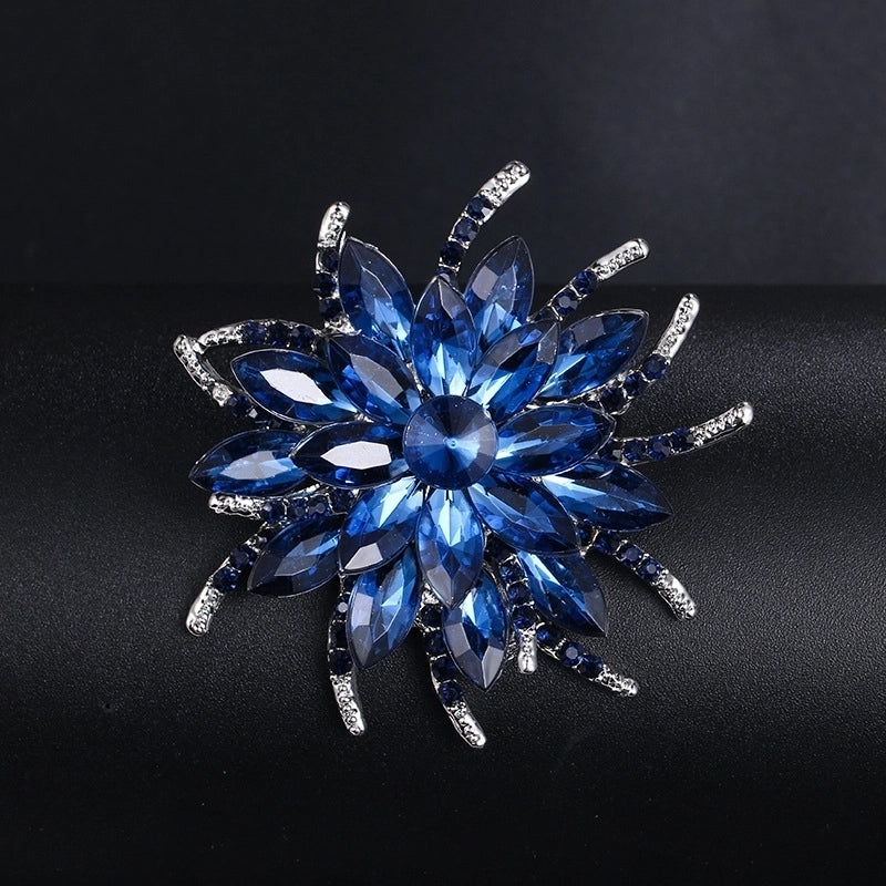 Korean Style Pin Flower Alloy Plating Rhinestones Women’S Brooches