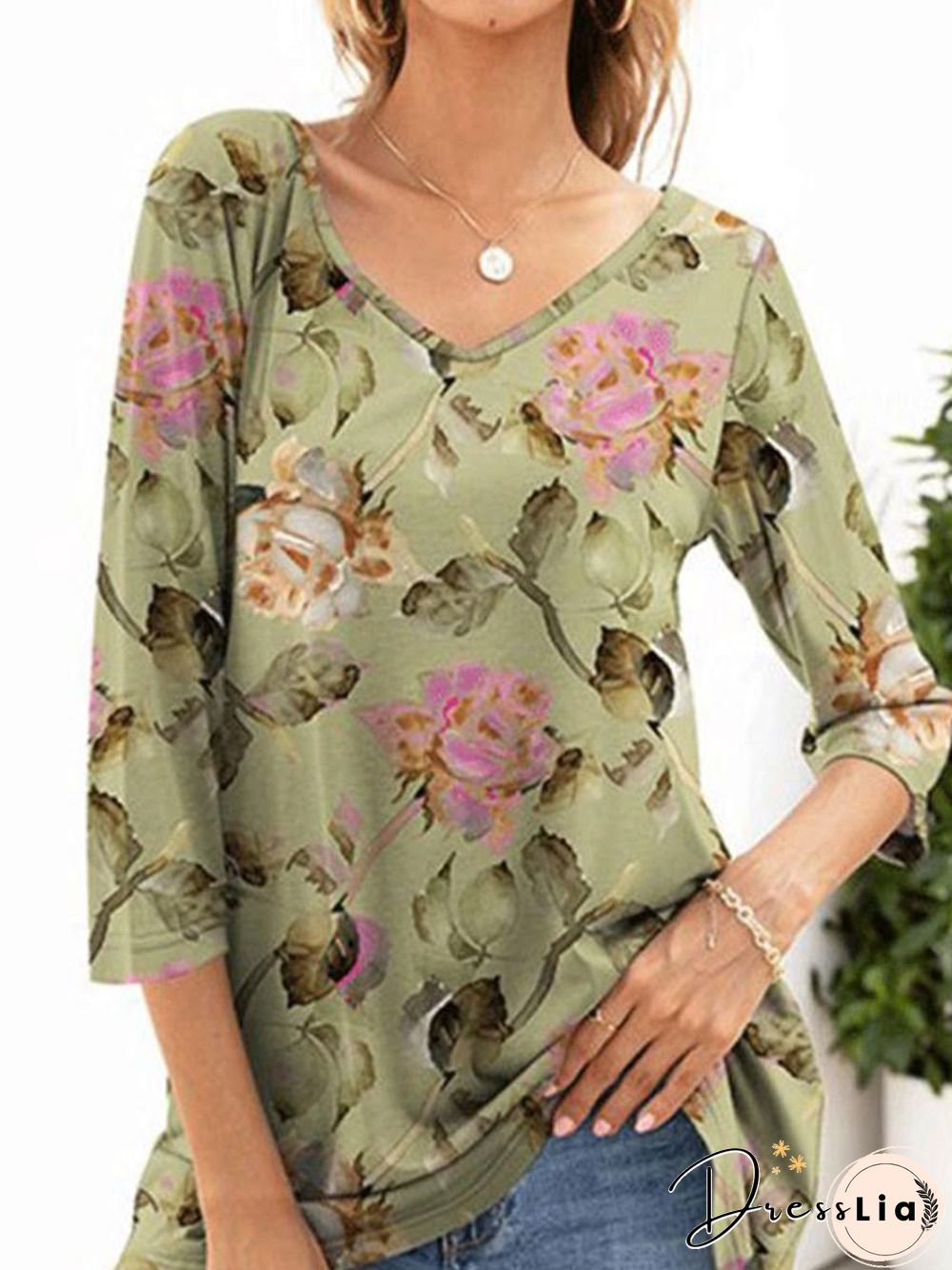 Printed V-Neck 3/4 Sleeve T-Shirt