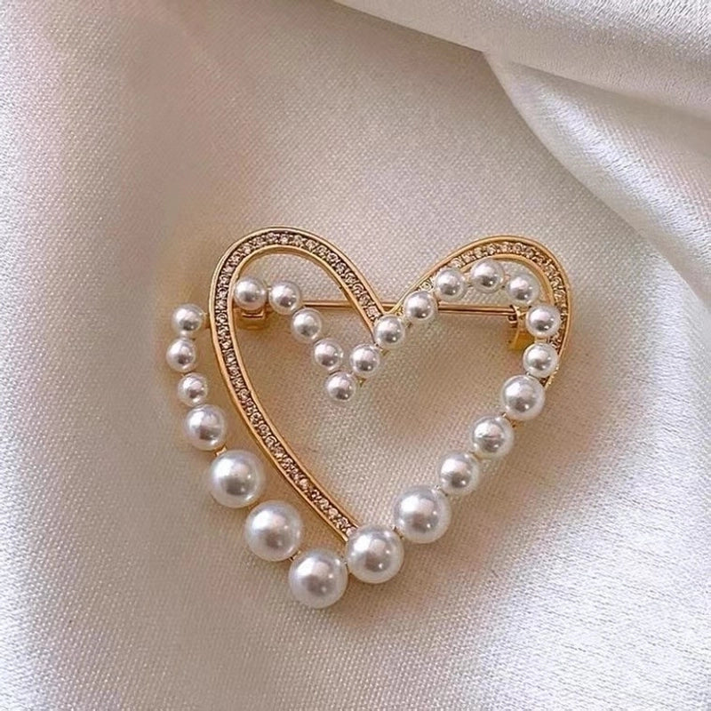 Minimalist Pin Heart Shape Alloy Plating Inlay Rhinestones Pearl Women’s Brooches