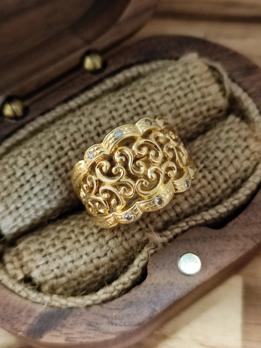 S322 镂空雕花钻石戒指K18 ，钻石0.06ct ，6.93g，16/55码【日式雕花，有使用感，可选择翻新】