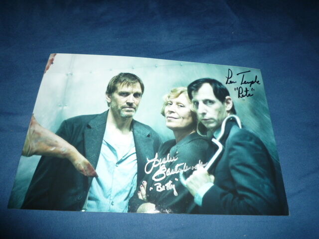 LEW TEMPLE and LESLIE EASTERBROOK signed autograph In Person 8x12 20x30 cm HOUSE