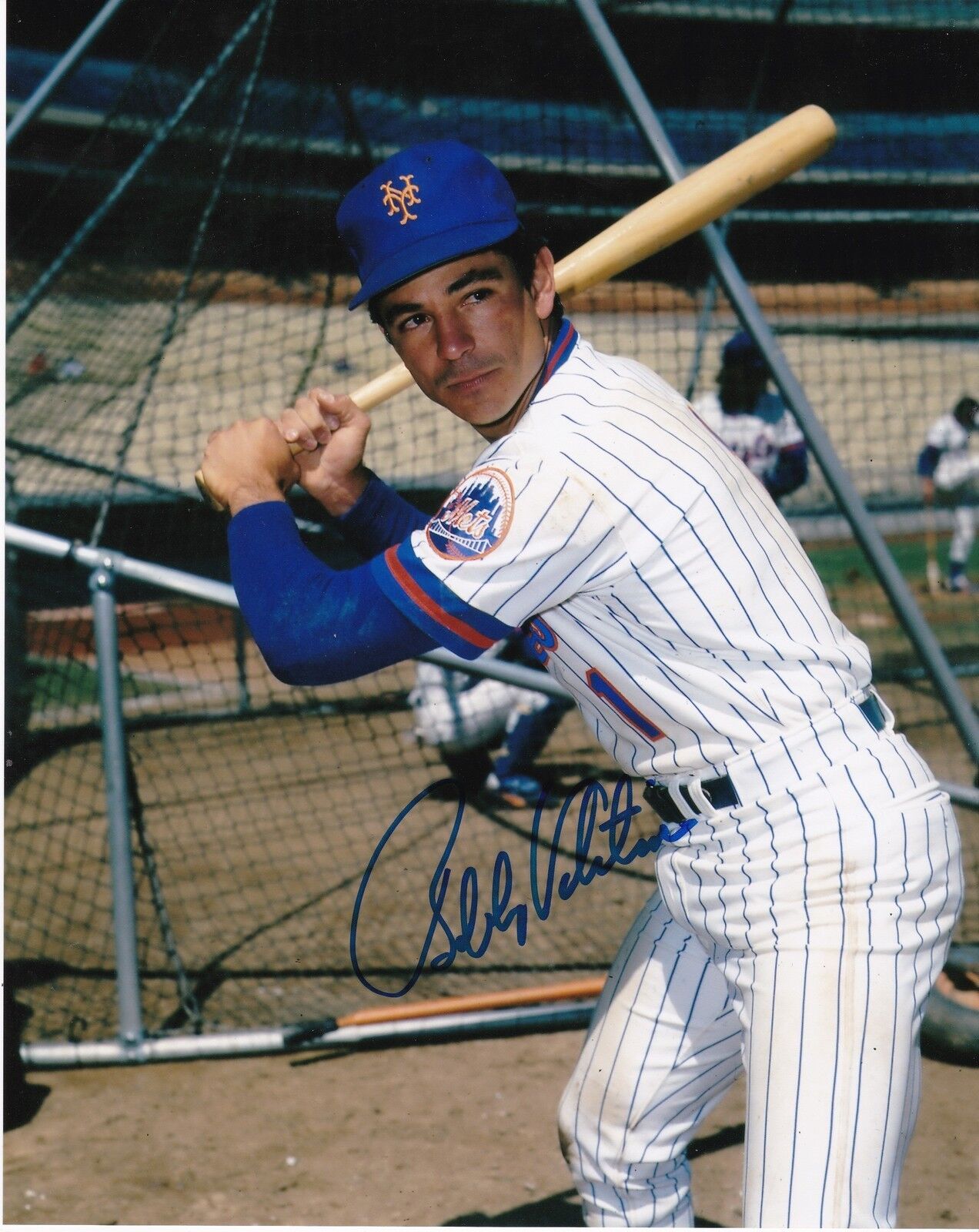 BOBBY VALENTINE NEW YORK METS ACTION SIGNED 8x10