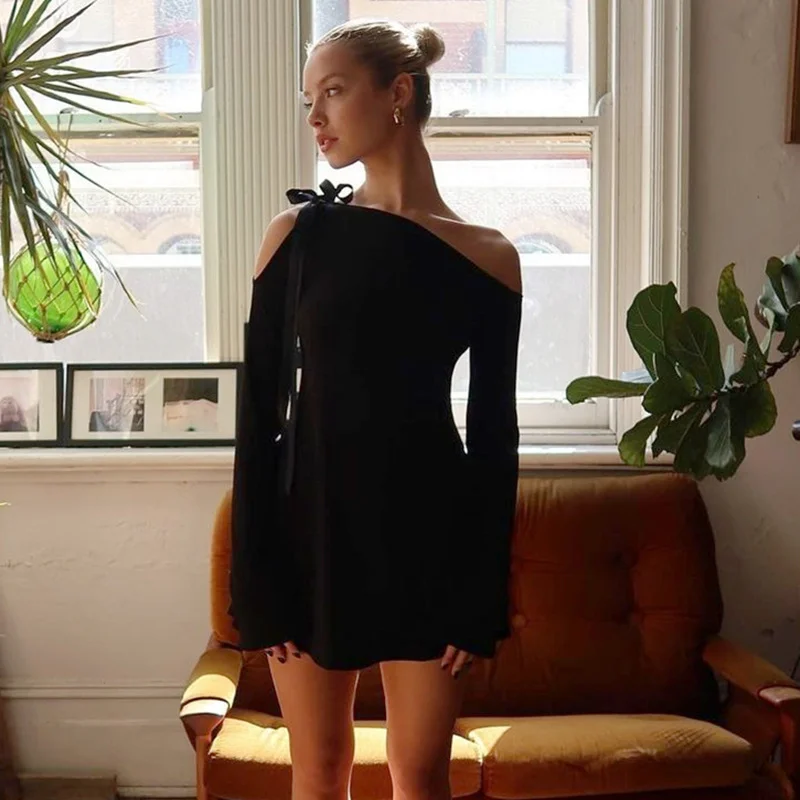 Uveng Uveng 2023 New Women's Fashion Sexy Diagonal Collar Off-Shoulder Temperament Splicing Lace Long-Sleeved Dress