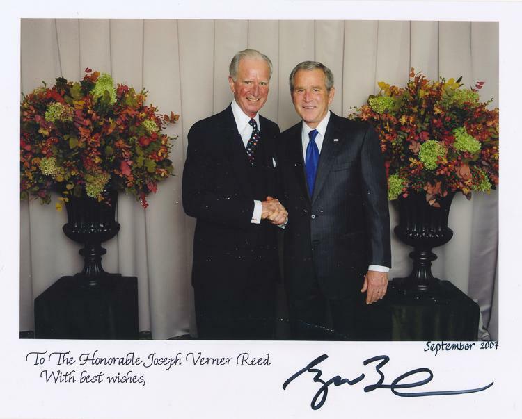 GEORGE W BUSH Autographed Photo Poster paintinggraph - former US President - preprint