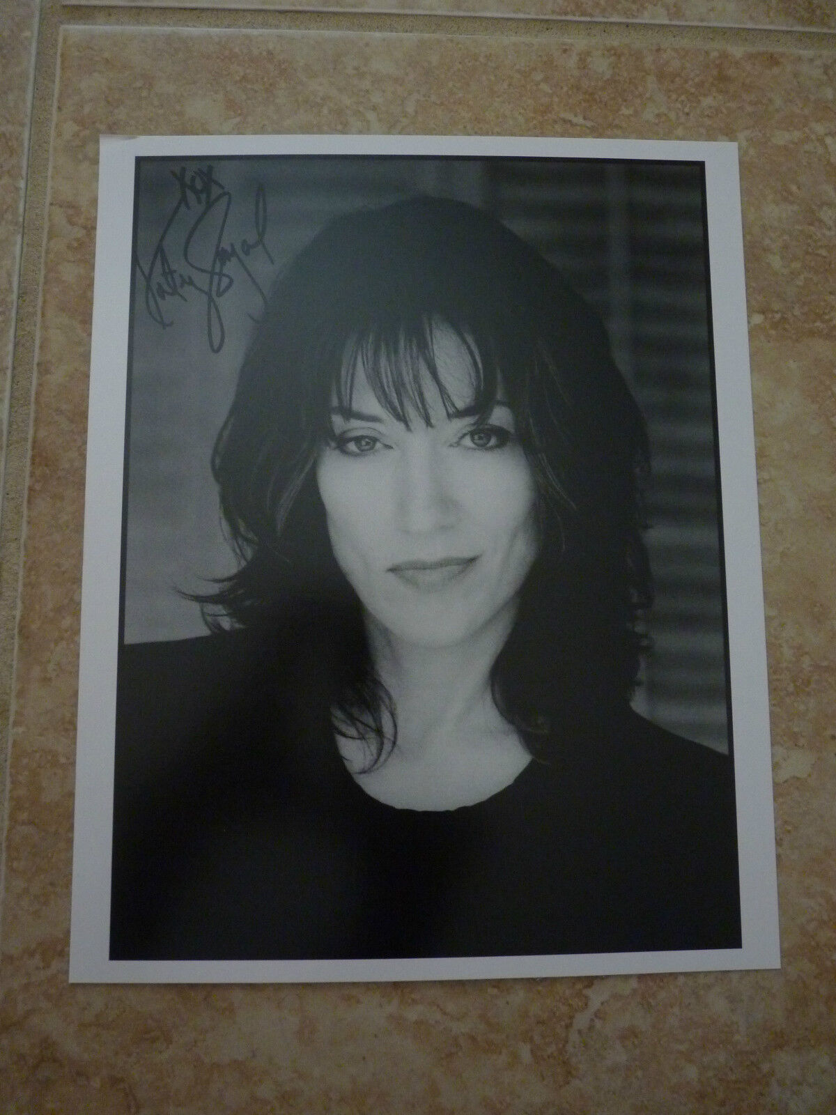 Katey Sagal SOA PRINTED SIGNATURE B&W 8x10 Photo Poster painting Promo Picture