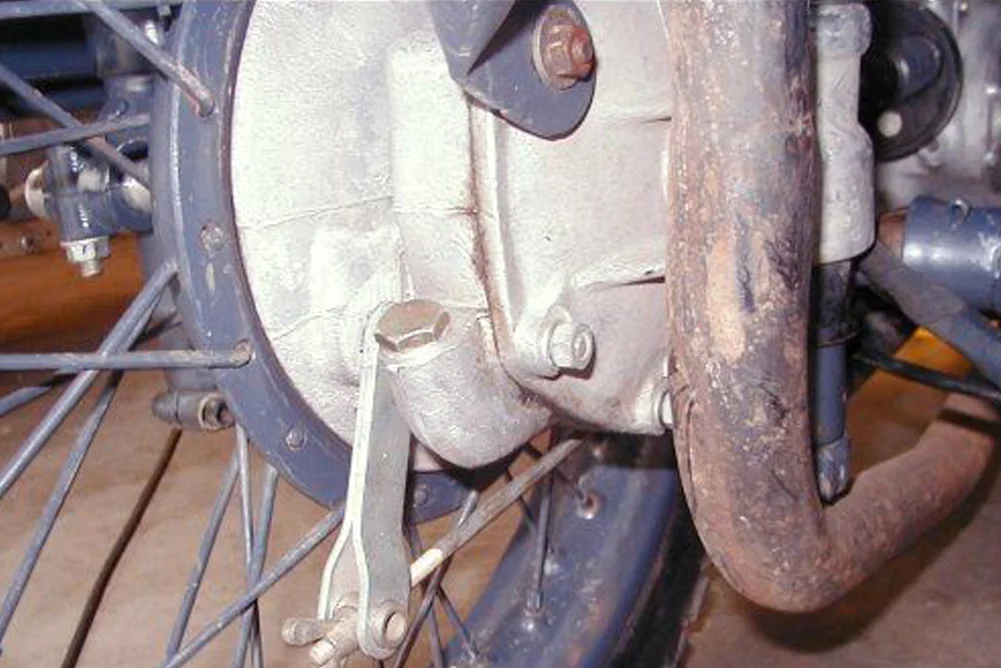 CJ750 Sidecar wheel brake assembly
