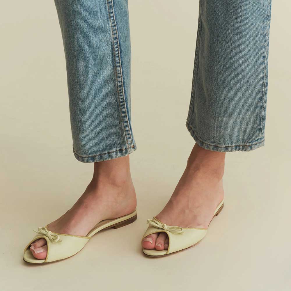 Women's Vegan Leather Round Toe Bow Inlay Flat White Slippers Nicepairs
