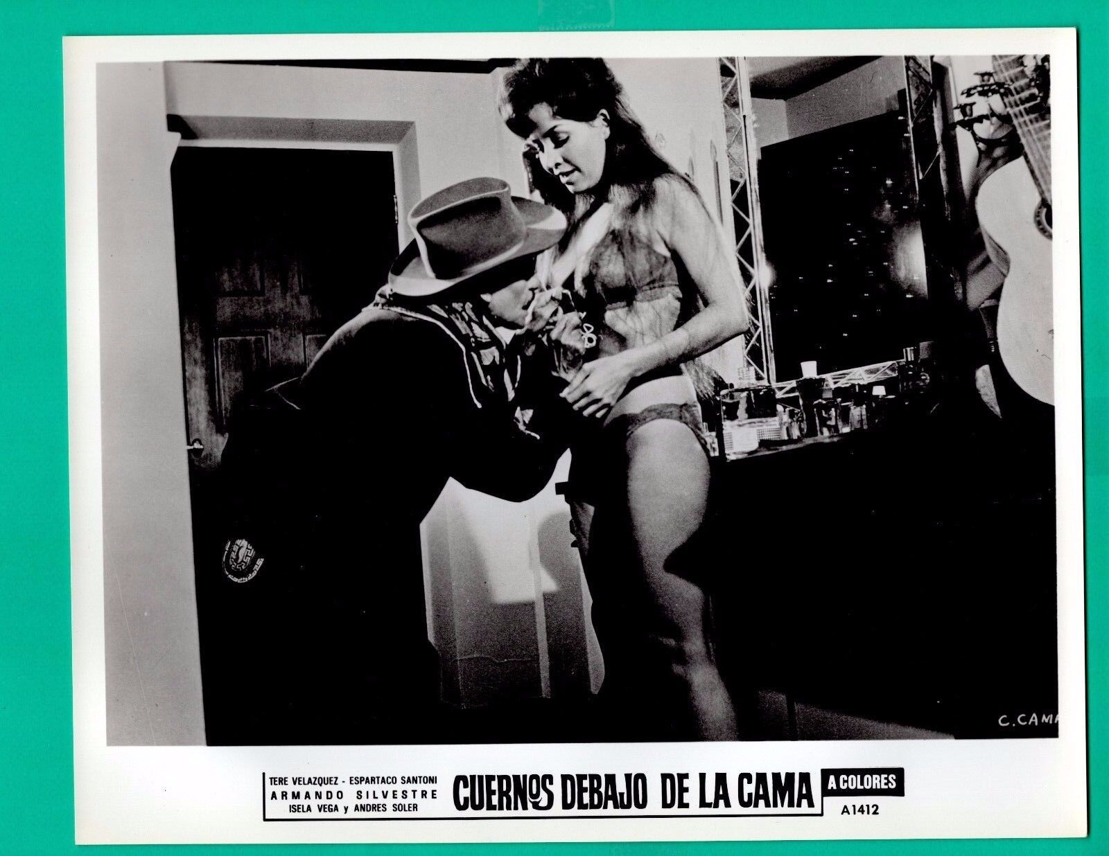 Orig ISELA VEGA Sexy Lingerie CUERNOS DEBAJO DE LA CAMA Movie Photo Poster painting 1969 8X10