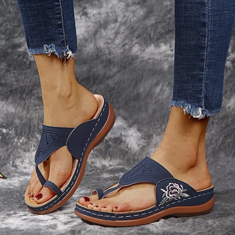 2021 Summer Comfortable Sandals Women Low Heel Wear-resistant Anti-slip Large Size Retro With Thick Bottom Comfortable Sandals