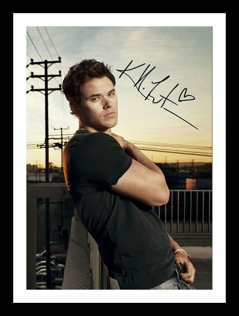 Kellan Lutz Autograph Signed & Framed Photo Poster painting