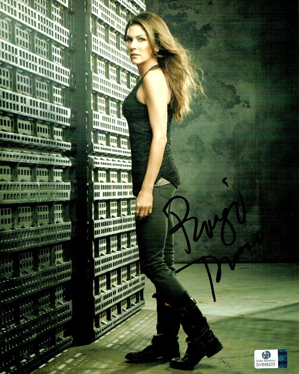 Paige Turco Hand Signed Autographed 8x10 Photo Poster painting Sexy Look / Eyes GV 848203