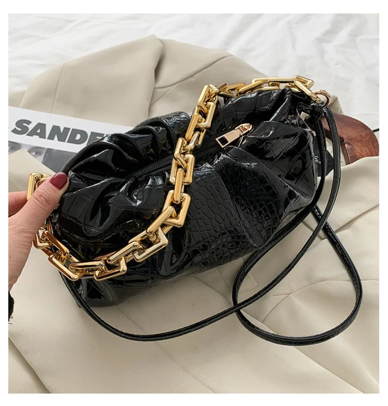 2021 Day Clutch Thick Gold Chains Dumpling Clip Purse Bag Women Cloud Underarm Shoulder Bag Pleated Baguette Pouch Totes Handbag