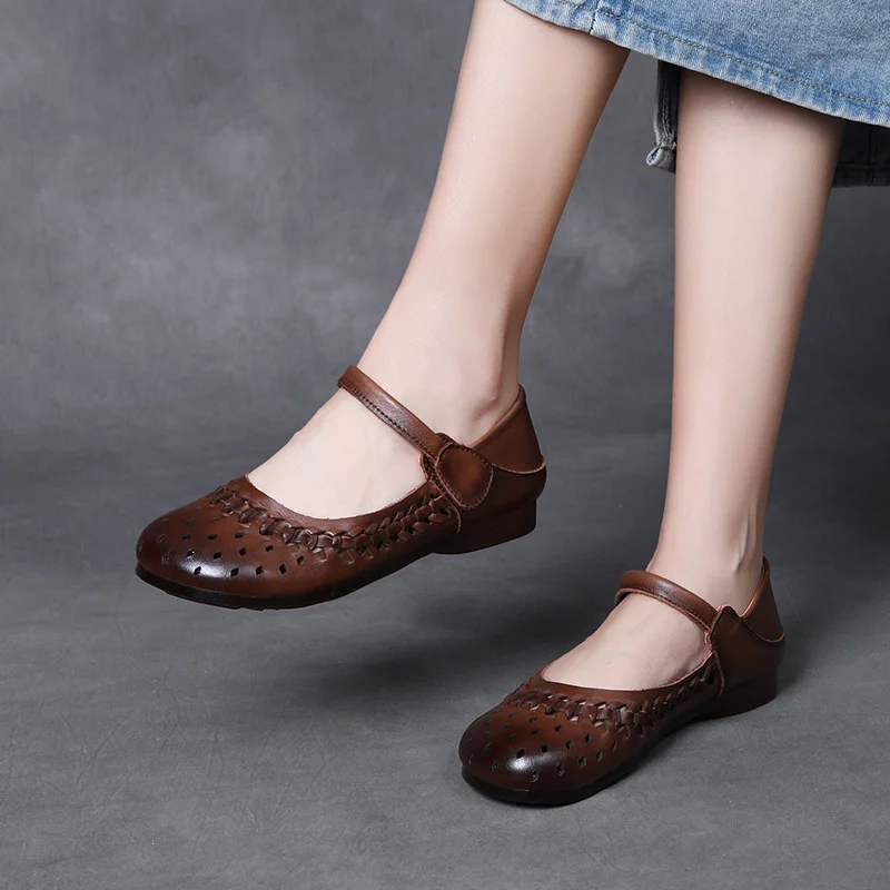 Yyvonne Cow Skin Retro Hollow Sandals Women 2025 Summer New Comfortable Breathable Hole Shoes Casual Mother Shoes