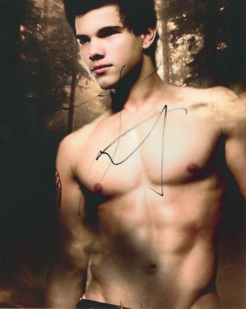 TAYLOR LAUTNER SIGNED AUTOGRAPH 8X10 Photo Poster painting - SHIRTLESS SEXY TWILIGHT STUD, RARE