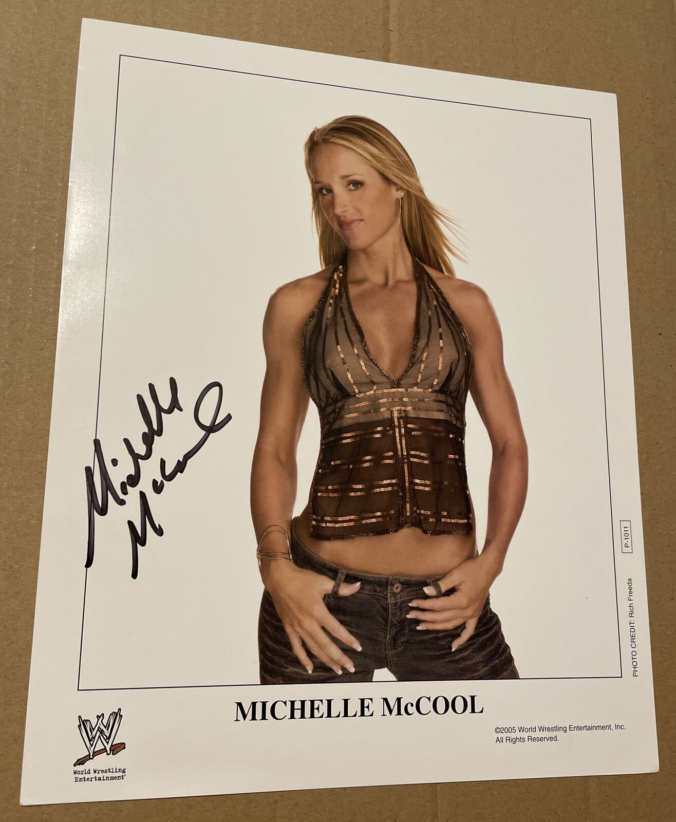 WWE MICHELLE MCCOOL P-1011 HAND SIGNED AUTOGRAPH 8X10 PROMO Photo Poster painting Wrestling Diva