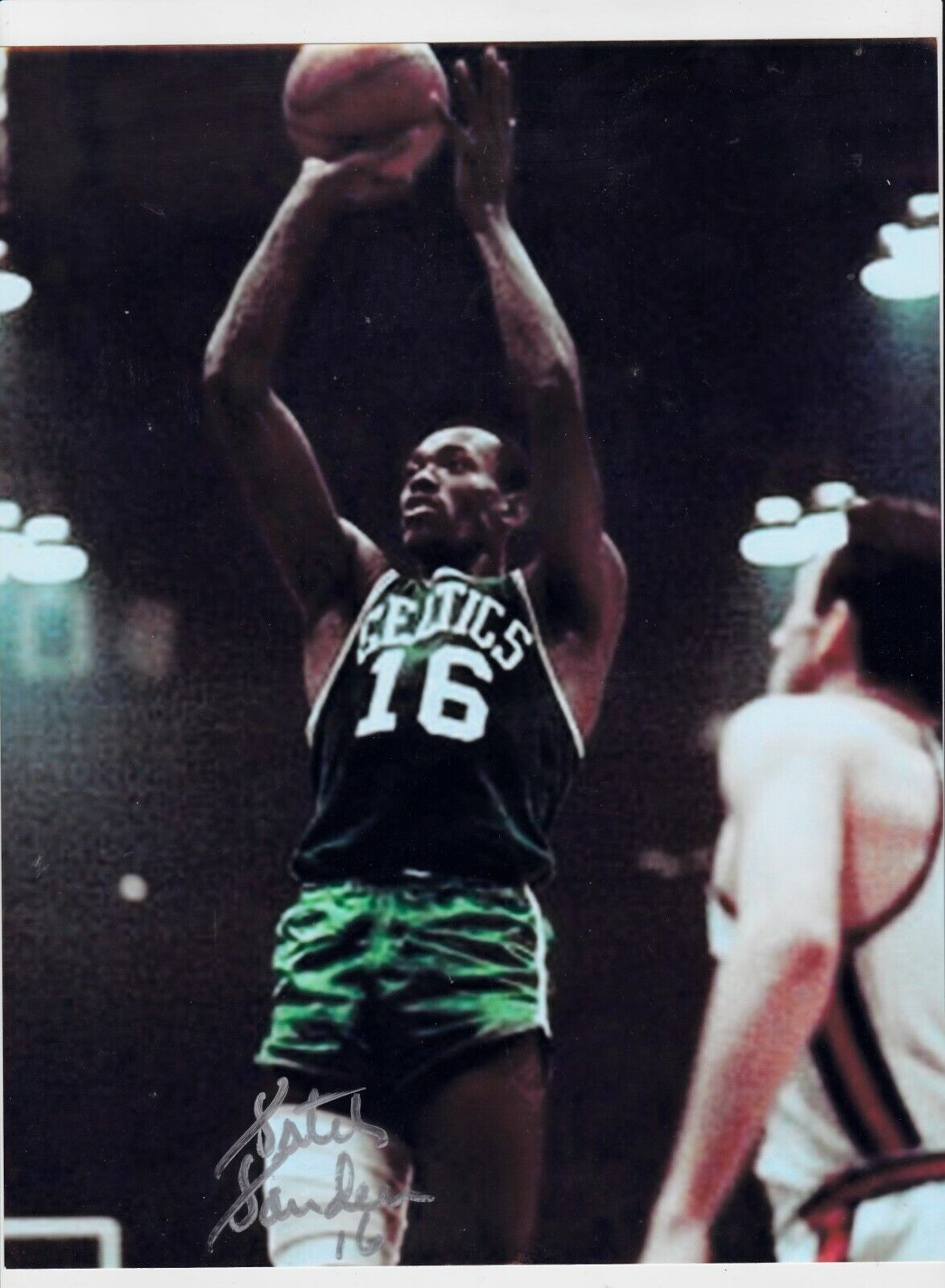 SATCH SANDERS BOSTON CELTICS ACTION SIGNED 8 1/2 x11