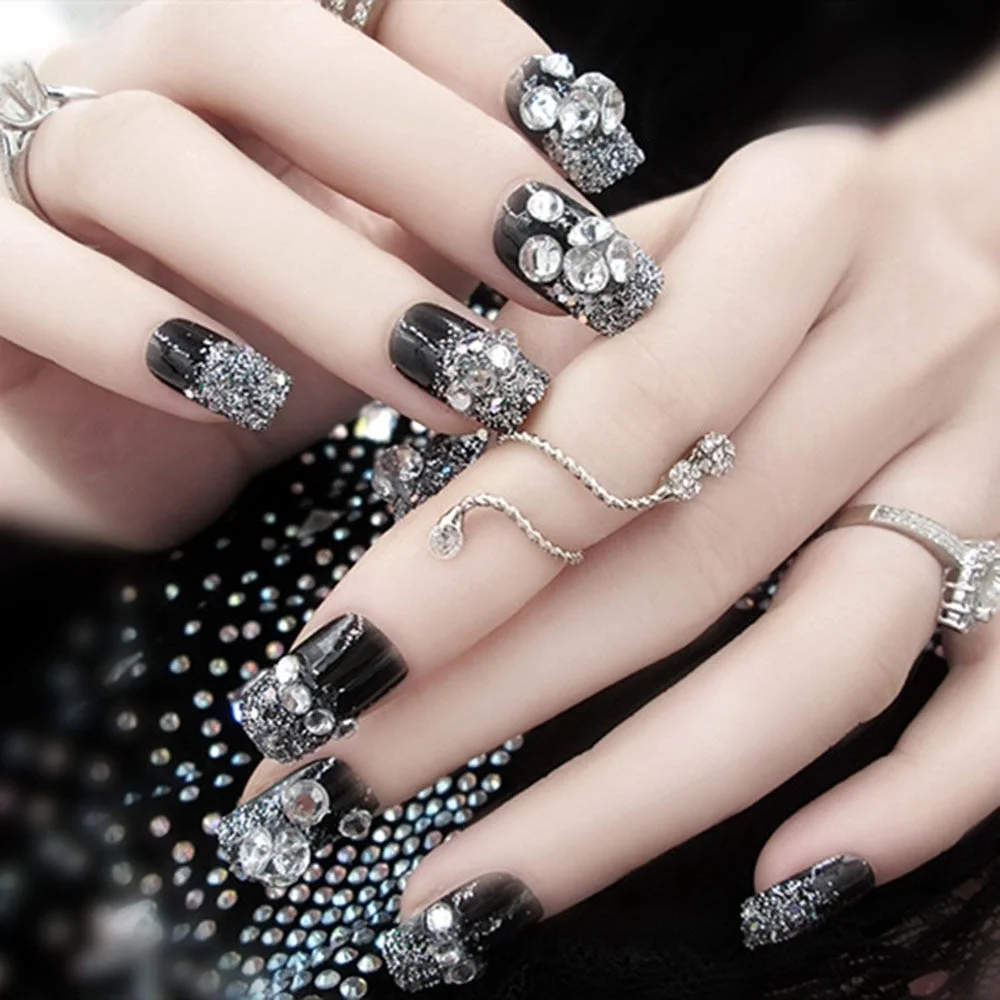 24Pcs Luxe Shining Rhinestone Wedding False Nails Transparent Glitter Gems Crown Designed Square Full Short Fake Art Bride-Nail Inspo