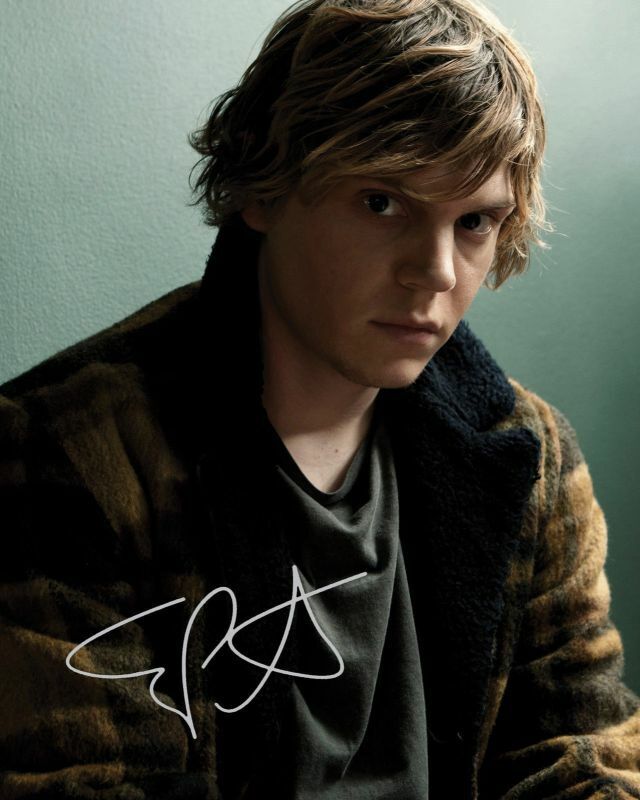 Evan Peters Autograph Signed Photo Poster painting Print 1