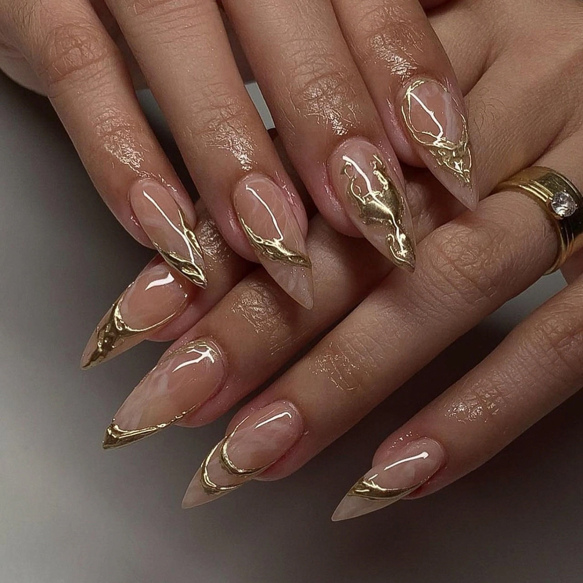 Damokan 24Pcs Simple French Nails Art Tips Fake Nails 3D Design Wearable Full Cover False Nail Mid-length Almond Reusable Press on Nails