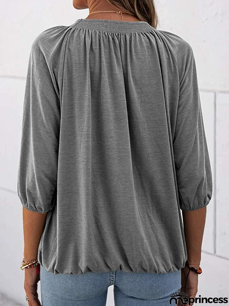 Elegant and lightweight Sweater