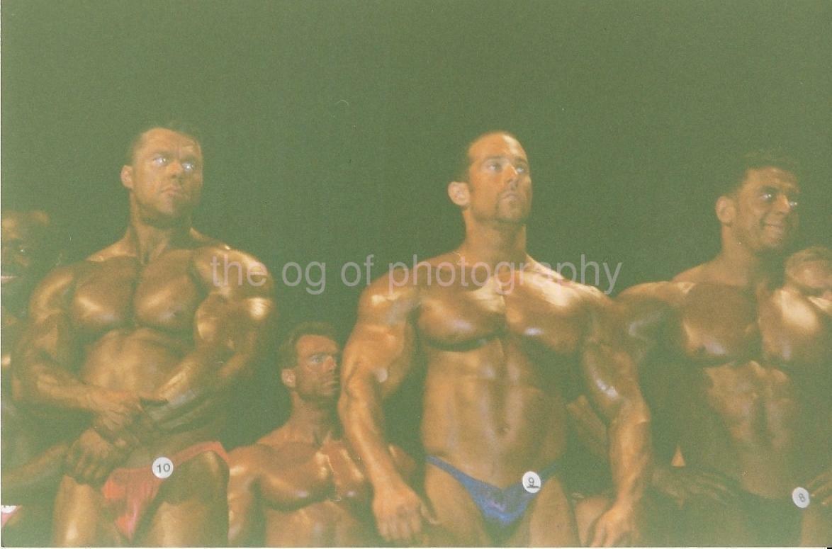 MUSCLE MEN World Class Bodybuilders FOUND Gene Mozee Photo Poster paintingGRAPH Color 07 7 L