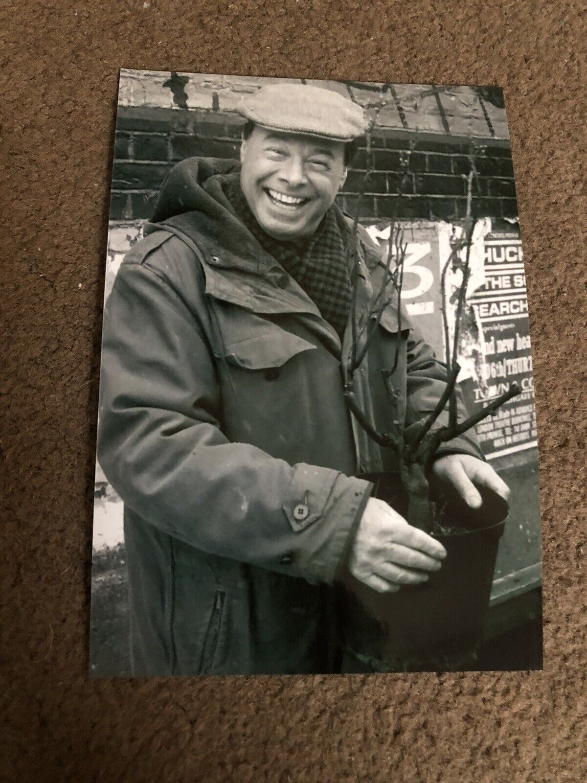 BILL TREACHER (EASTENDERS) UNSIGNED Photo Poster painting- 6x4”